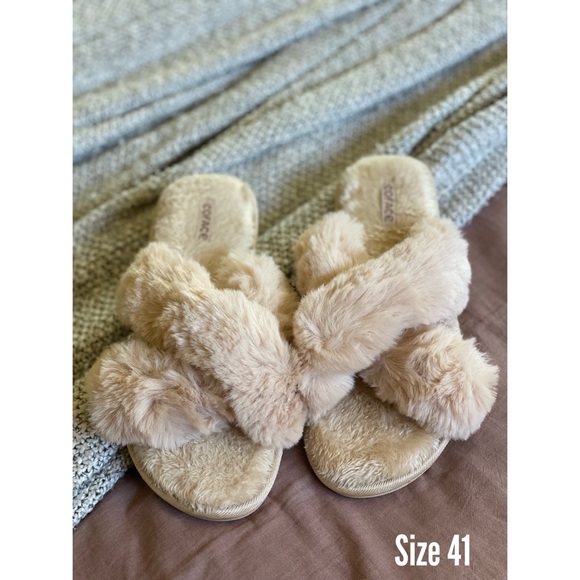 🪩3 for $15🪩 COFACE | Fuzzy Slippers - Picture 6 of 9